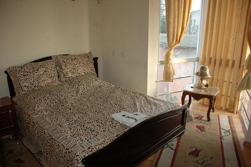Edemi Otel Kutaisi Dış mekan fotoğraf
