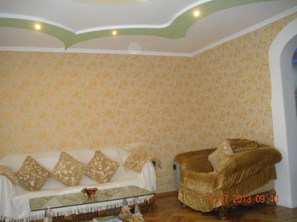Edemi Otel Kutaisi Oda fotoğraf