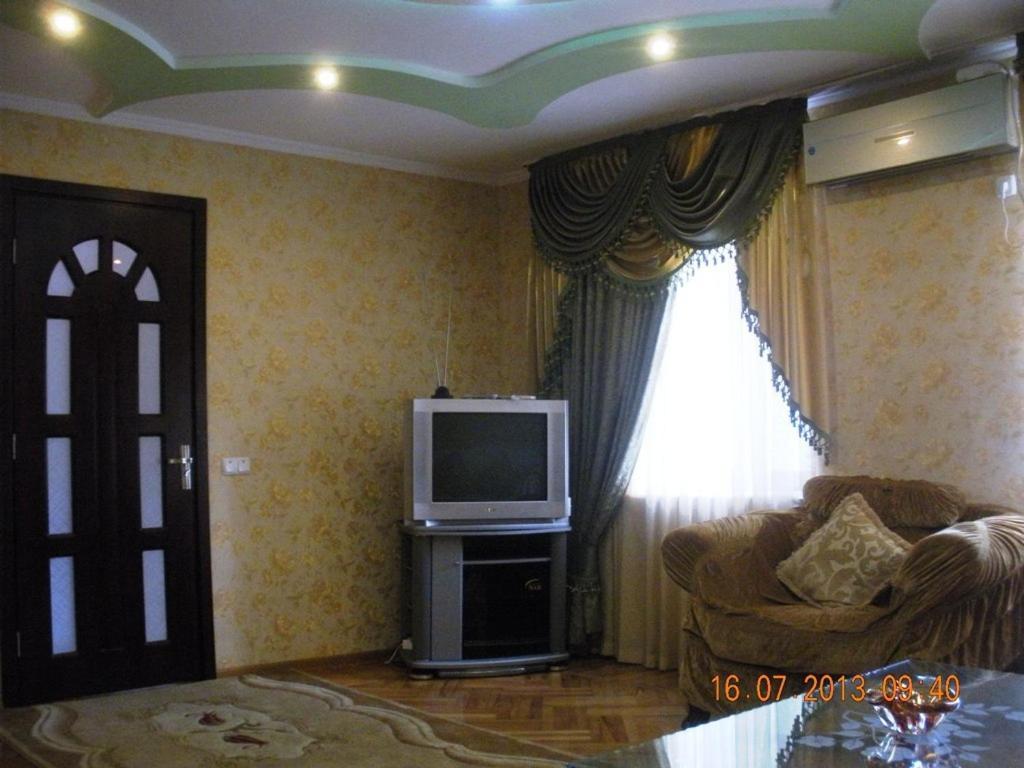 Edemi Otel Kutaisi Oda fotoğraf