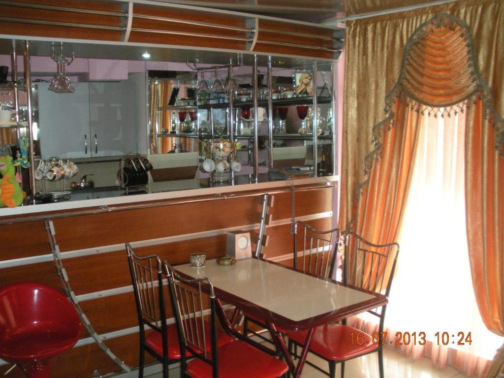 Edemi Otel Kutaisi Oda fotoğraf